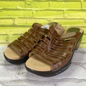 Women's White Mountain Valencia Clog Sandals Size 9 Medium Brown Tan NWT
